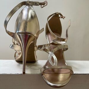 Anne Michelle Heeled Shoe